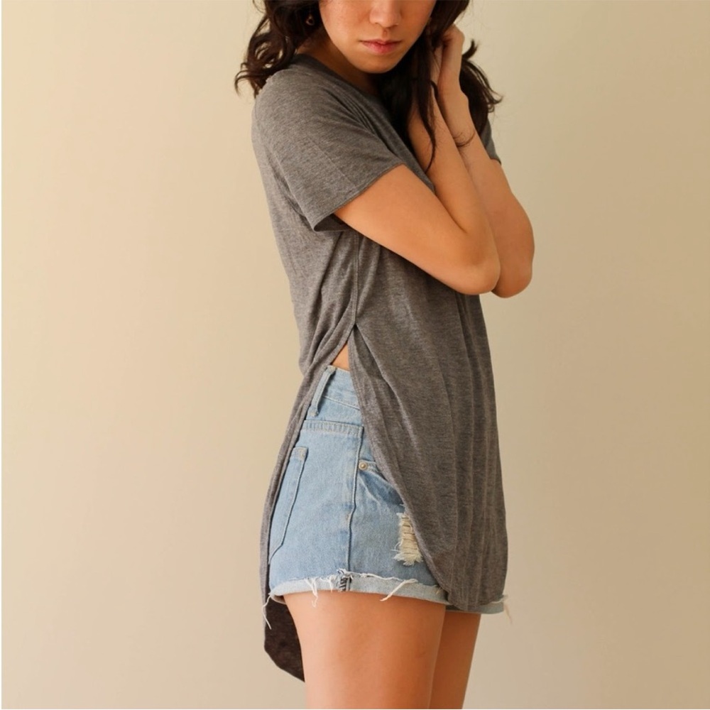 WILFRED by Aritzia Capucine split side short sleeve top *grey*